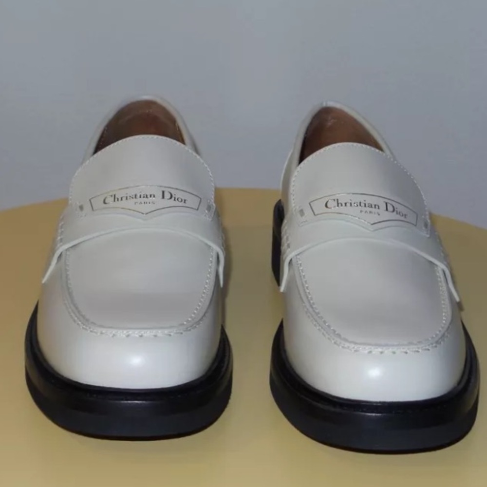 $1250 CHRISTIAN DIOR BRUSHED CALFSKIN OFF WHITE DIOR BOY LOAFERS SIZE 40.5